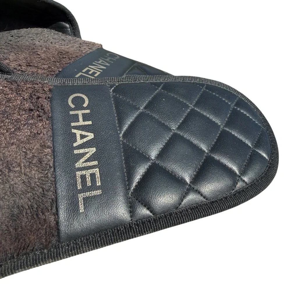 Chanel Quilted Leather CC Logo Shearling House Slippers Black Made in Italy L
